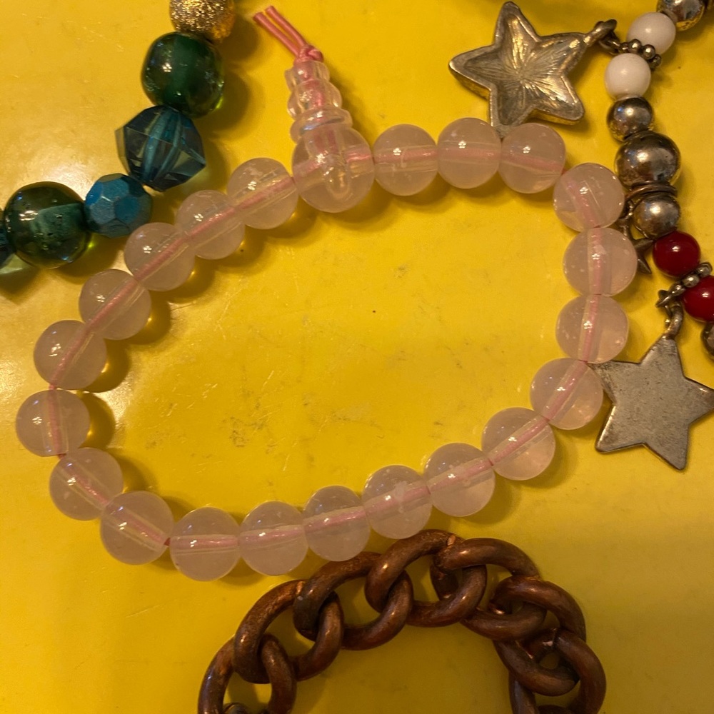 Ten bracelets including thin bangle set. - Picture 5 of 11